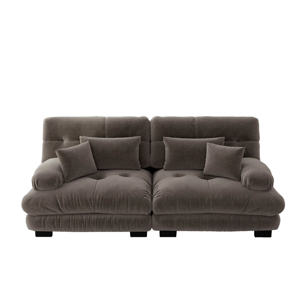 Divano angolare in chenille marrone con struttura in legno massello, 2 cuscini lombari e 2 cuscini decorativi