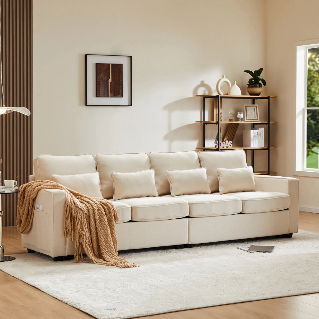 Divano a 4 posti in tessuto effetto lino beige con tasche sui braccioli e quattro cuscini lombari per soggiorno