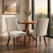Sedia da sala da pranzo imbottita in ciniglia con schienale alto, gambe in legno massello e piedini regolabili beige