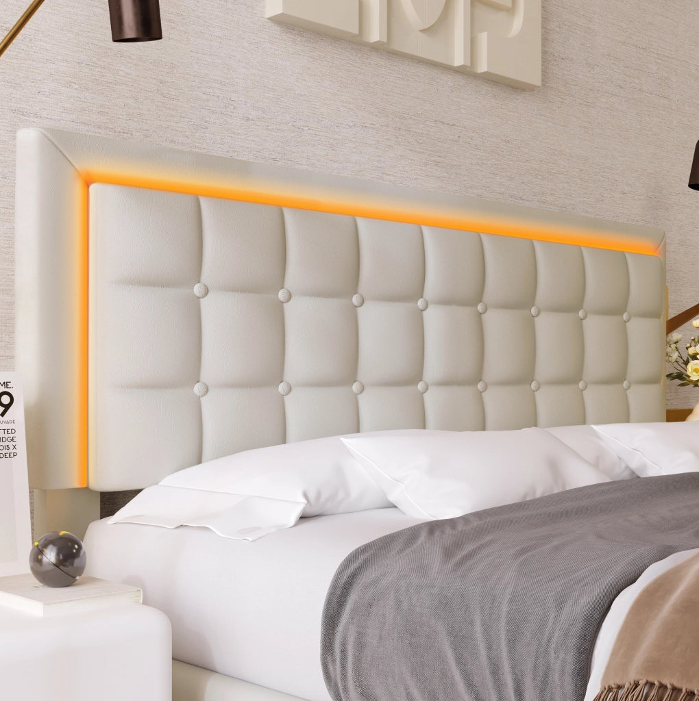 Letto matrimoniale imbottito 140x200 cm con rete a doghe, contenitore e striscia LED, rivestimento in similpelle bianca, con materasso incluso