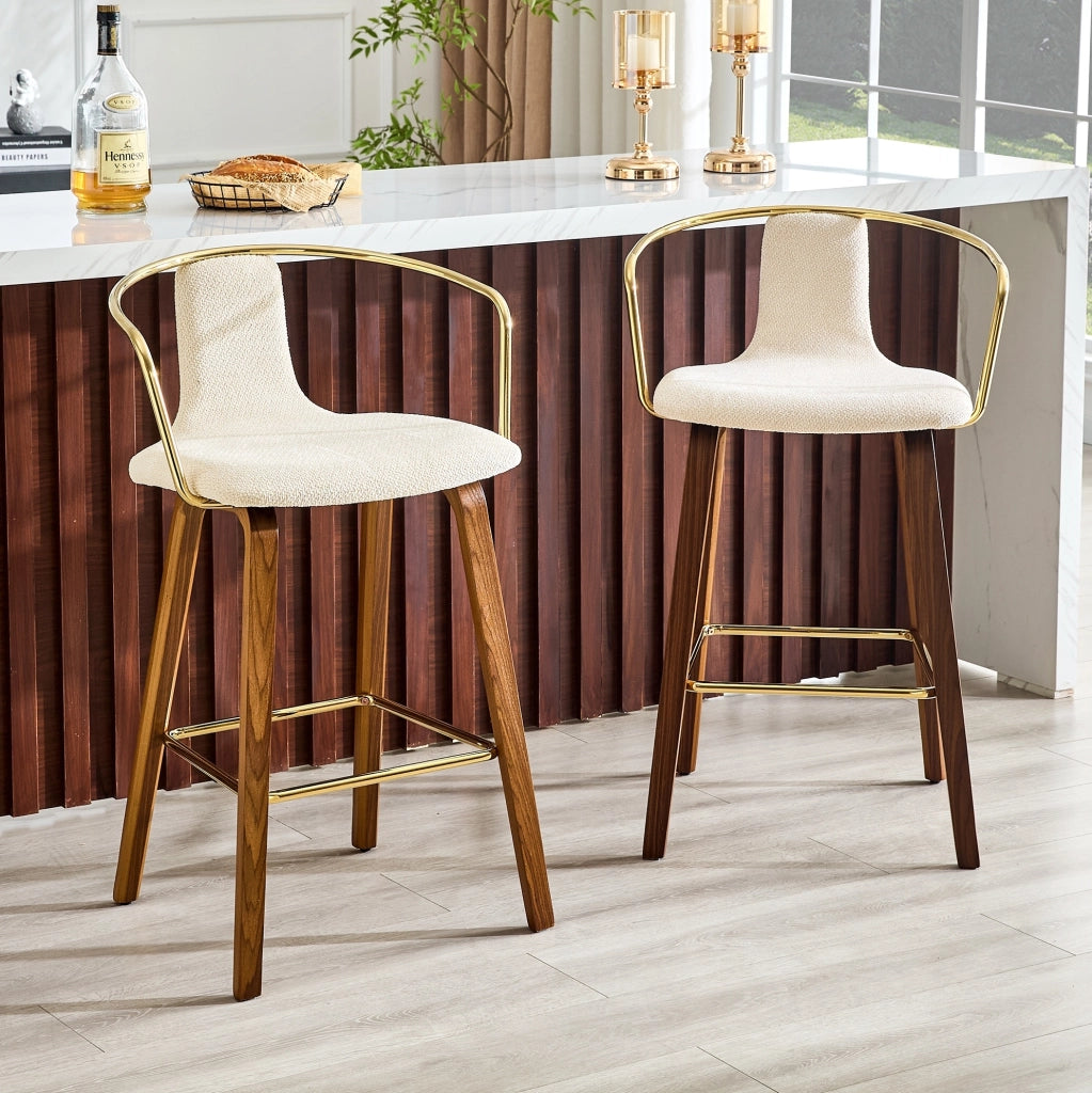 Set 2 sgabelli da bar con braccioli in tessuto teddy bianco e gambe in legno HOMVRA