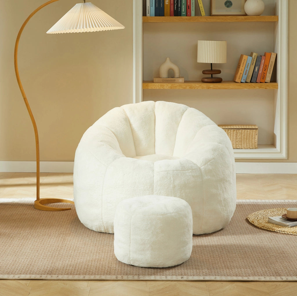Poltrona a sacco ULEVR con poggiapiedi, design a fiore, rivestimento effetto pelliccia color bianco crema, 105x105x70 cm