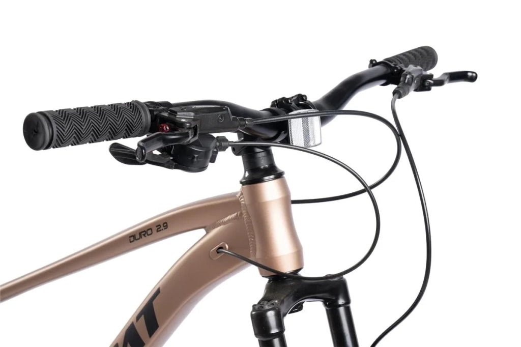 Bici MTB Hardtail 29", telaio alluminio, forcella 80mm, freni a disco idraulici, cambio Shimano Altus 1x9, gomme all-terrain, uomo 175-190 cm