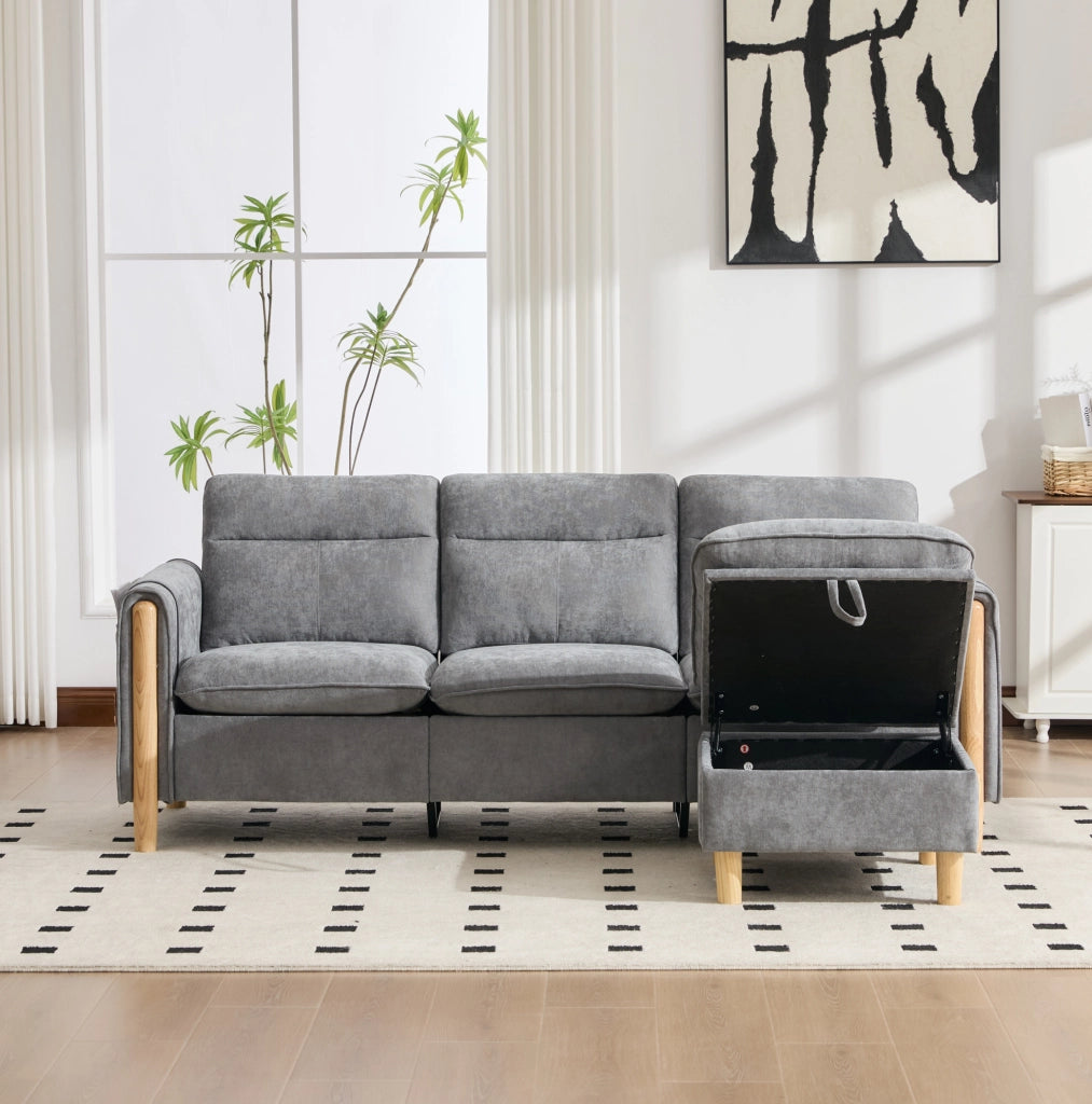 Divano a tre posti in stile nordico con pouf contenitore, rivestimento in chenille grigio, struttura con gambe in legno, ideale per soggiorni e spazi ridotti