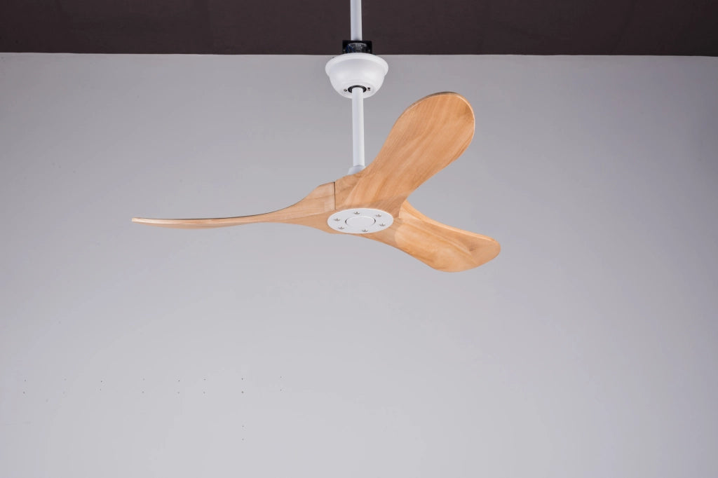 Ventilatore a soffitto da 42 pollici con pale in legno naturale, motore DC silenzioso, funzione memoria e telecomando, design a elica per interni ed esterni