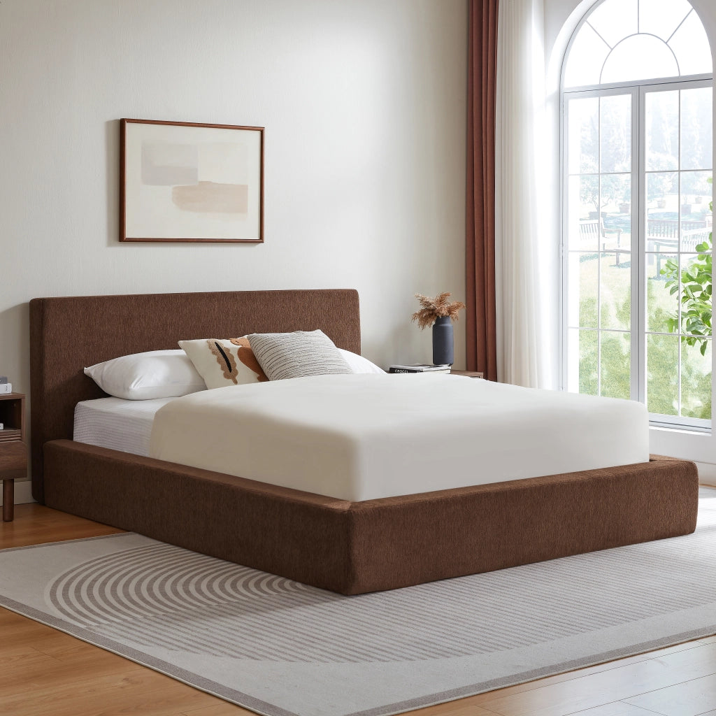 Letto matrimoniale 160x200 cm con testiera imbottita; telaio in acciaio rinforzato; marrone