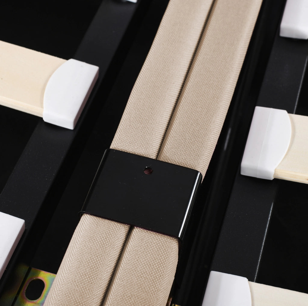 Letto imbottito con contenitore idraulico e design classico
