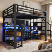 Letto a soppalco 140 × 200 cm con scrivania LED USB vani contenitore e ripiani in metallo e MDF nero