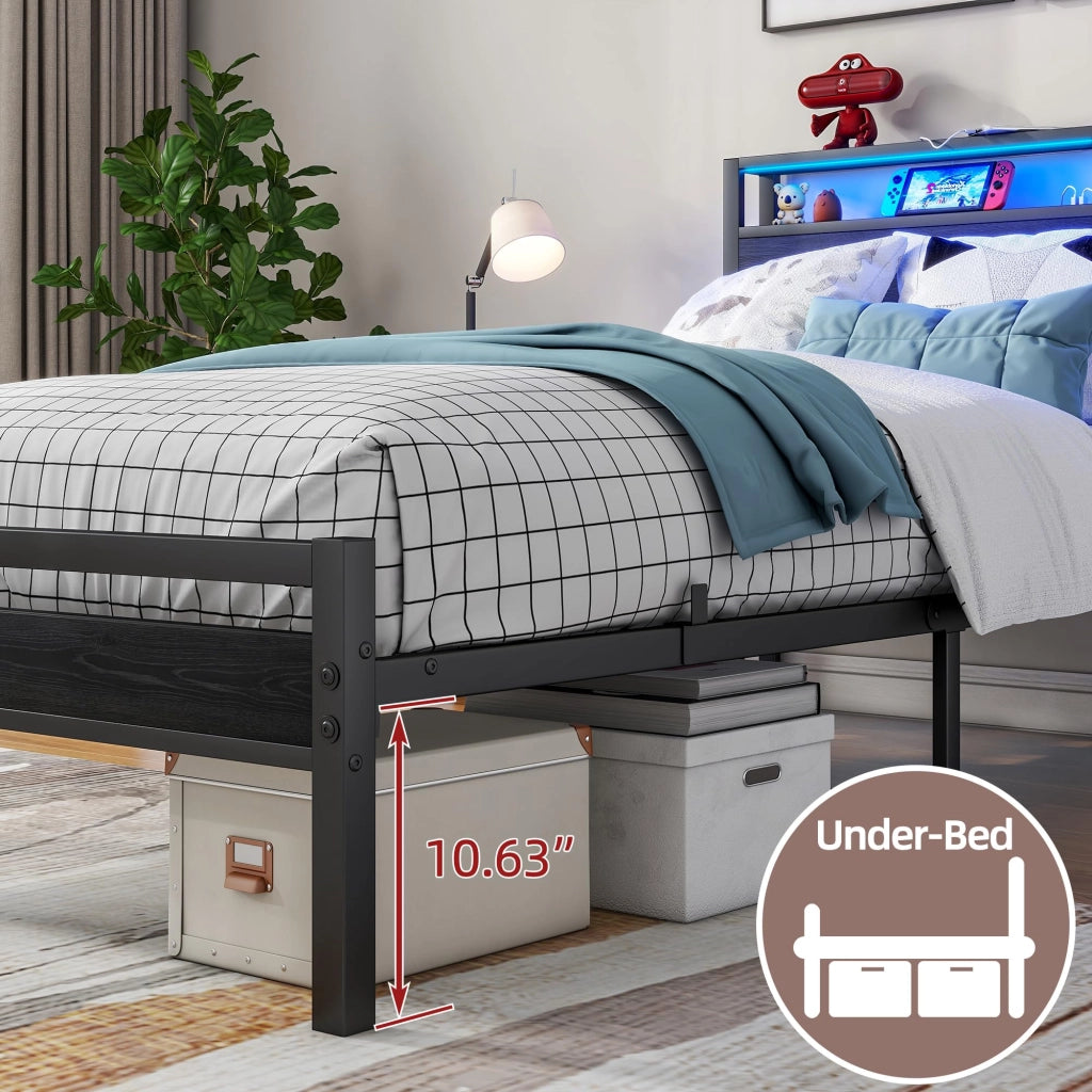 Letto singolo 90 × 200 cm con testiera a 2 ripiani; ricarica USB e presa; rete a doghe in metallo; nero