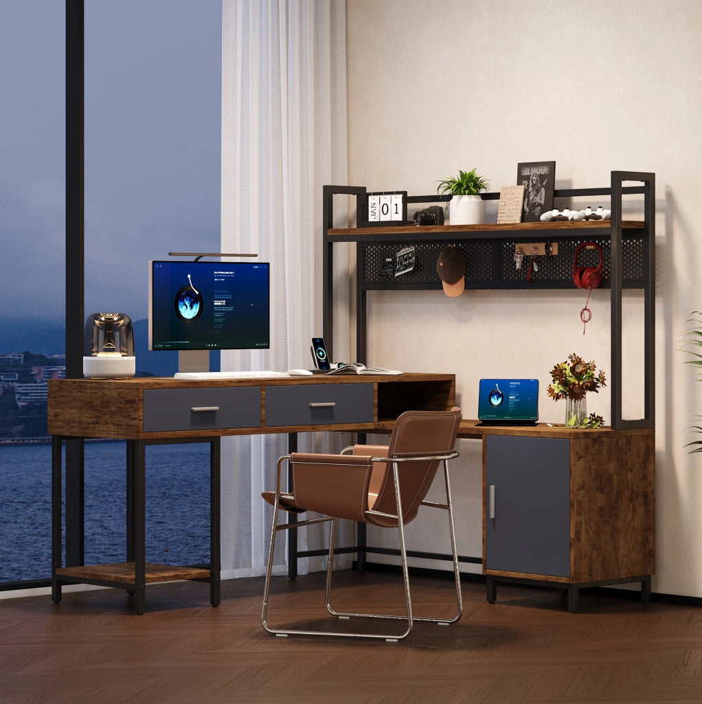 Scrivania angolare industriale 140x140x135 cm in MDF e metallo, colore nero e legno, con cassetti e anta soft-close