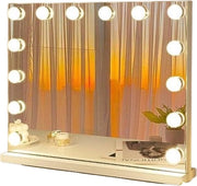 Tavolo per il trucco con specchio e illuminazione