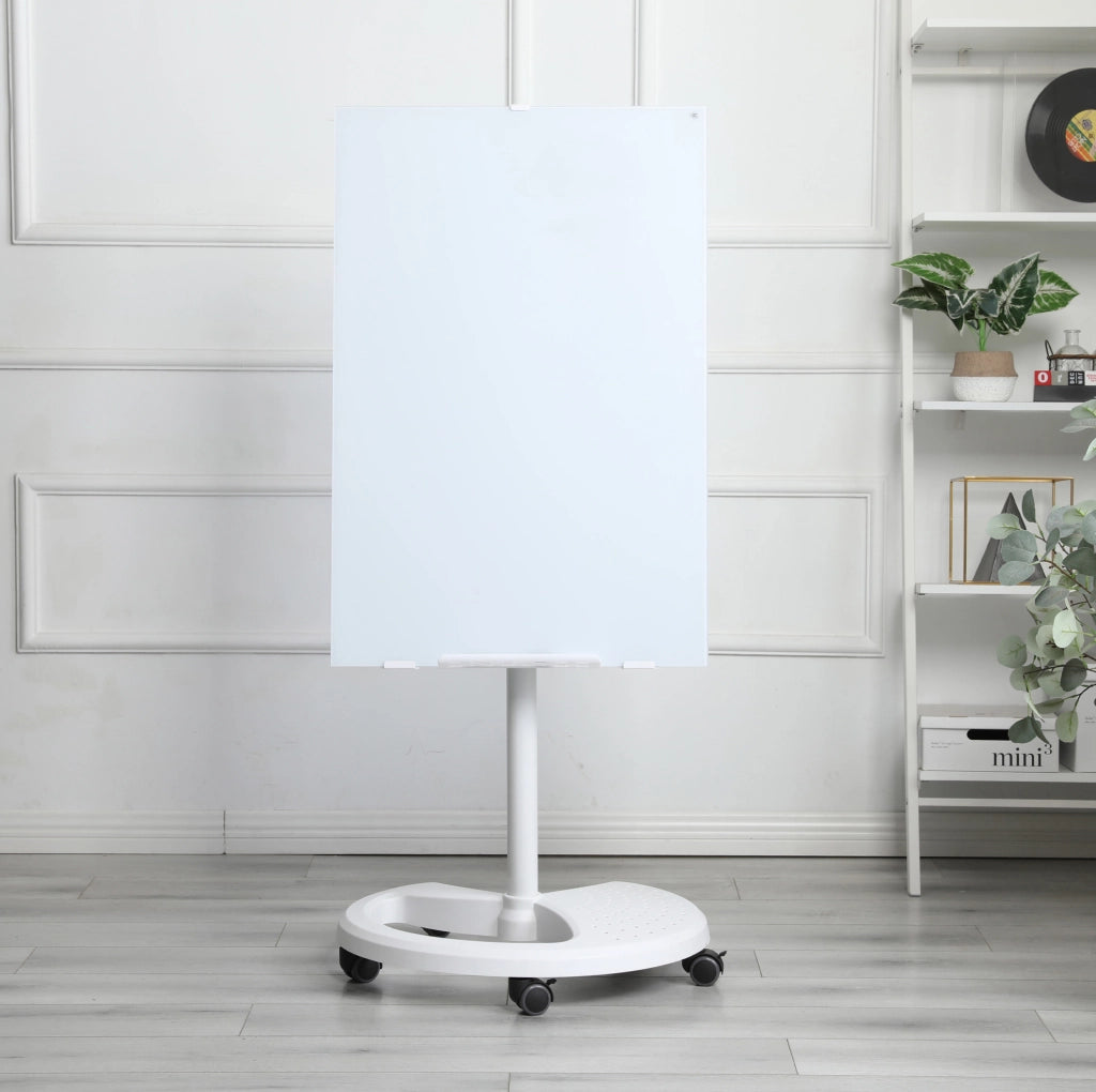 Lavagna magnetica in vetro temperato 90x60 cm con altezza e inclinazione regolabili, superficie cancellabile a secco, base ABS con ruote bloccabili, bianca