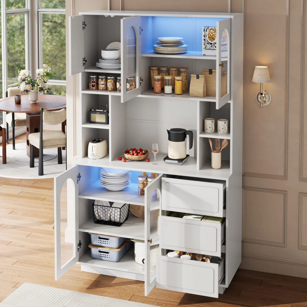 Credenza alta con ante in acrilico e luce LED controllabile