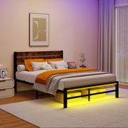 Letto con struttura in metallo 140x200 cm con testiera in legno, illuminazione LED RGB, porta USB e spazio contenitivo sottostante