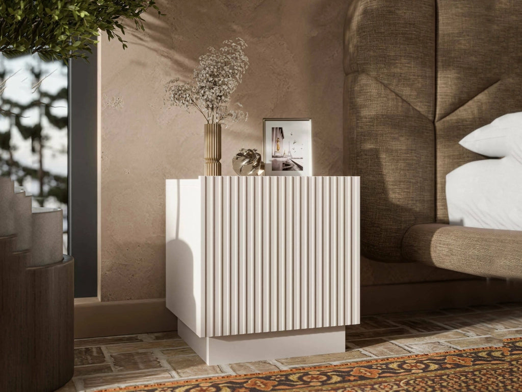 Comodino Revo, Com basso con anta battente e vano interno, Finitura effetto cannettato, 47x40 h45 cm, Beige
