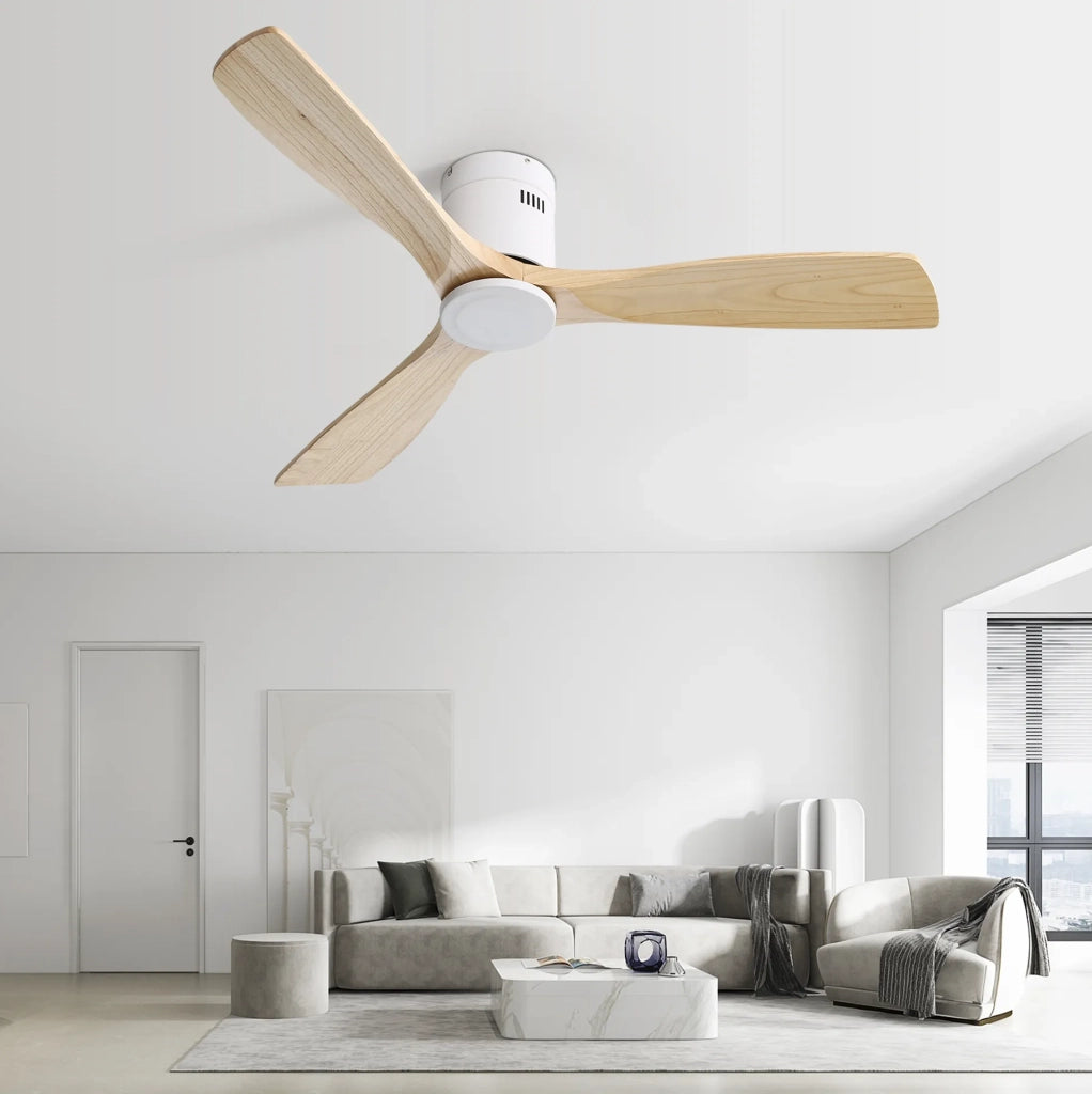 Ventilatore da soffitto bianco con 3 pale in legno, motore DC reversibile e telecomando