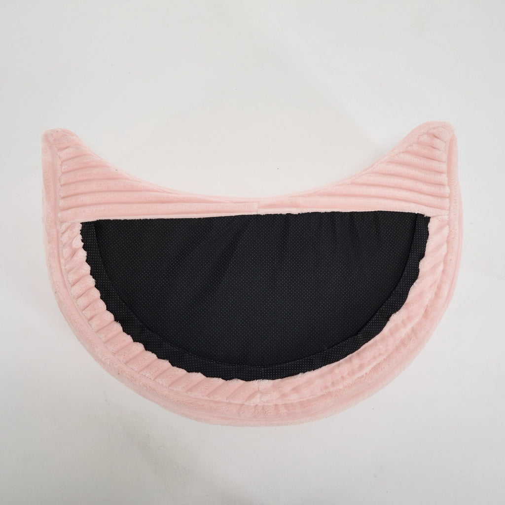 Poltrona con pouf rotonda con cinque cuscini e schienale avvolgente, per soggiorno e camera, in cheniglia rosa