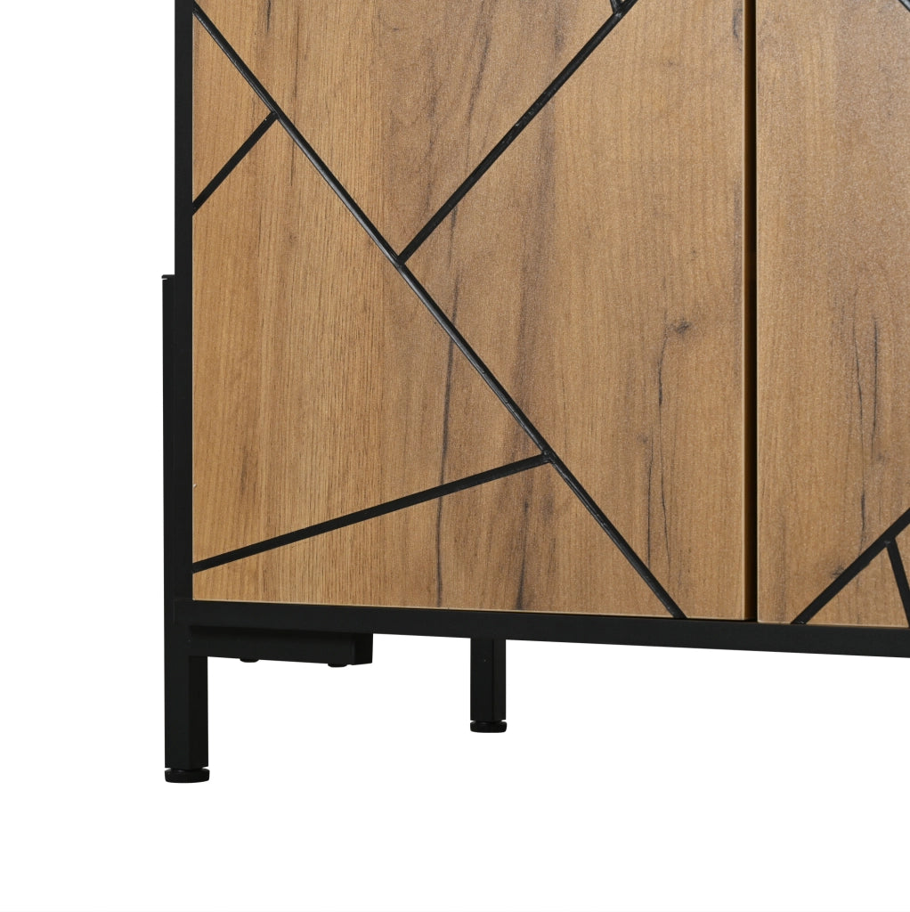 Mobile TV 153x40x50 cm con 4 ante e design geometrico in MDF naturale