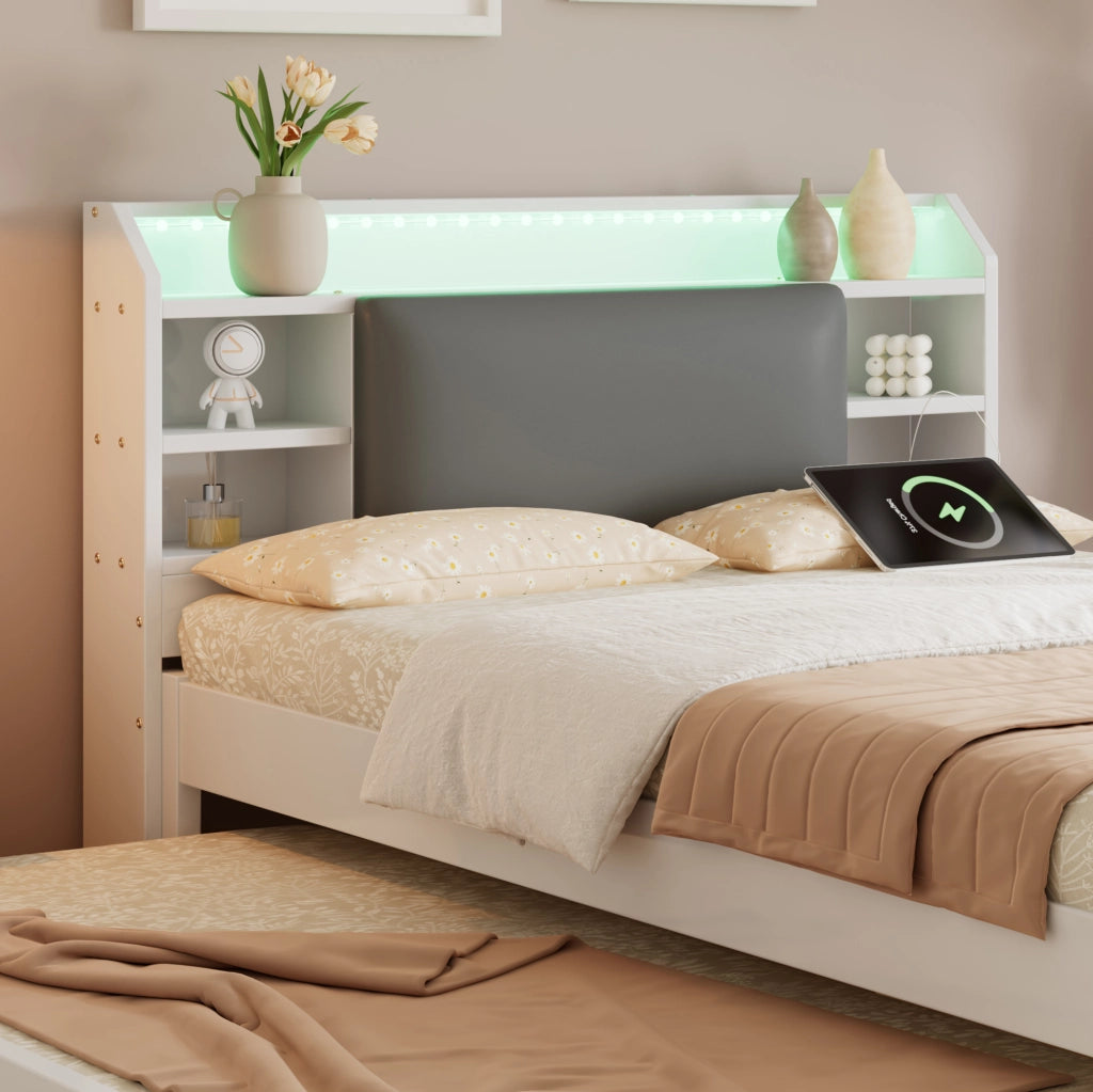 Letto in legno bianco 120x200 cm con estraibile; testiera imbottita; LED e ricarica per cameretta