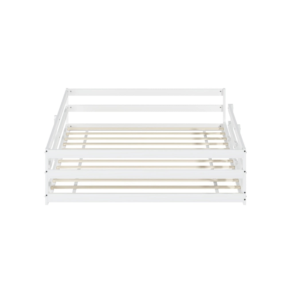 Letto Montessori a pavimento 140x200 cm con sponde su 4 lati in pino bianco HOMVRA