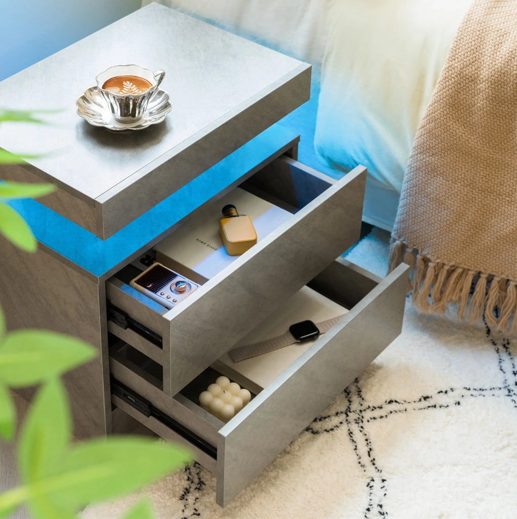 Comodino moderno con luci LED regolabili; 2 cassetti e vano a giorno in truciolare grigio scuro