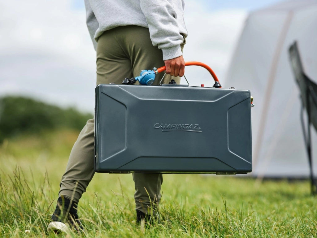 Campingaz 2176805 Camping Kitchen 2 Fornello da Campeggio Portatile a Gas 2 Bruciatori 4000 W Accensione Piezoelettrica Borsa Inclusa