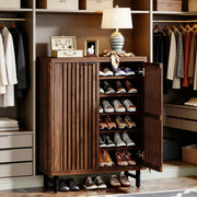 Scarpiera autoportante con ante a persiana e ripiani regolabili in MDF marrone scuro 85 × 35 × 110 cm