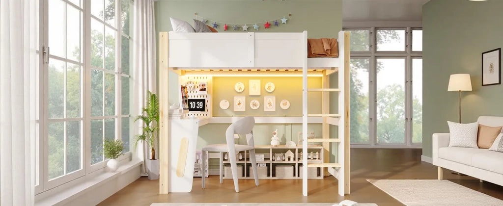 Letto a soppalco 140x200 cm, legno di pino naturale e bianco, con scrivania, pannello forato e striscia LED. Senza materasso