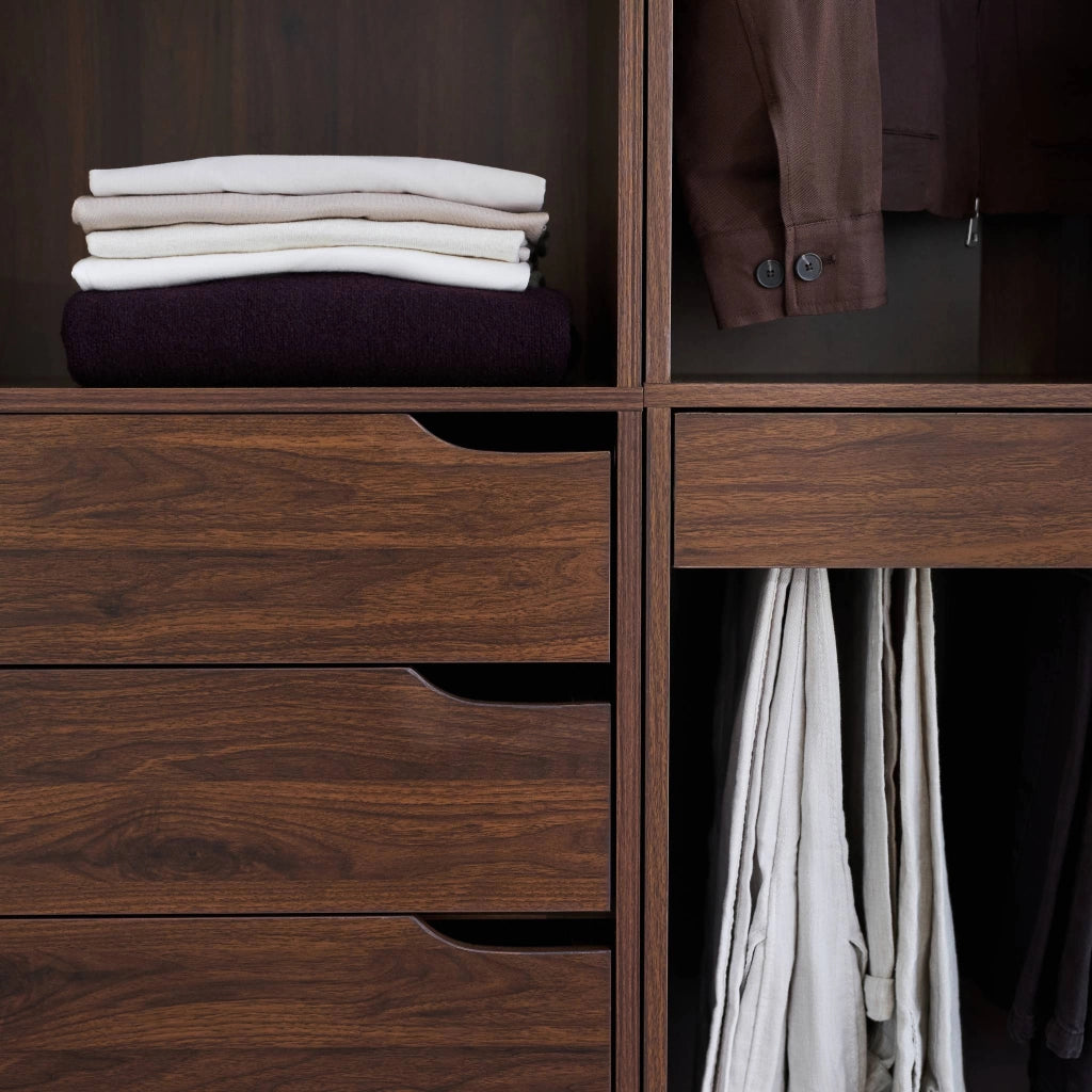 Modulo guardaroba effetto legno con appendiabiti e portapantaloni,