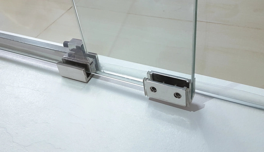 Box doccia angolare VETRUM apertura al vertice 145x70 cm (143-148/65-70) acciaio inox lucido