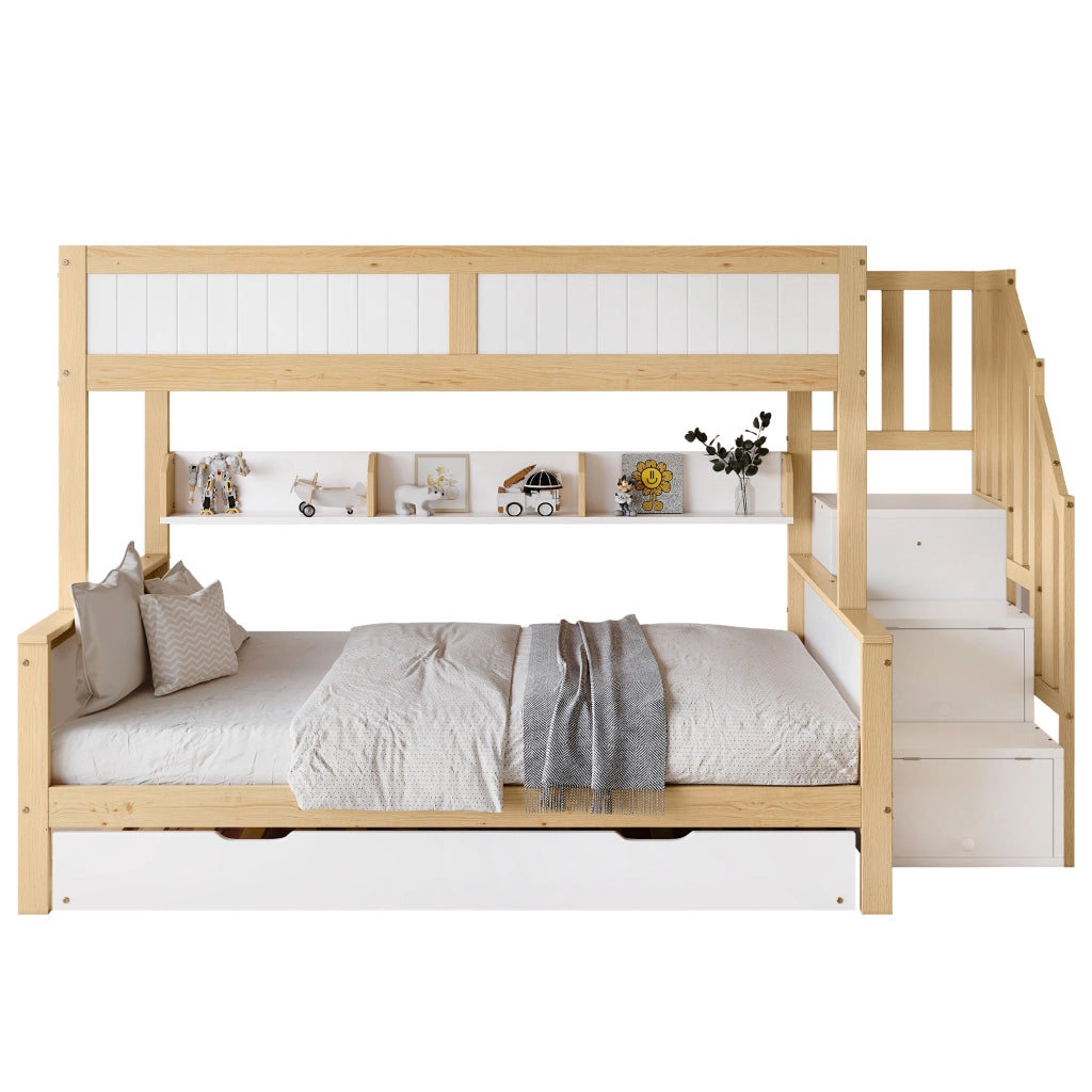 Letto a castello per bambini a tre posti in pino e MDF; con scala contenitore; armadio laterale; bianco e legno naturale