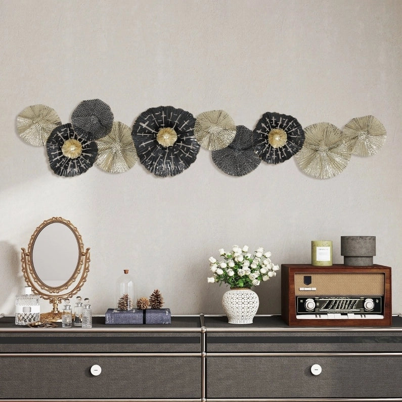 Decorazione da parete in metallo 134x7x29 cm nero e oro, facile da montare –