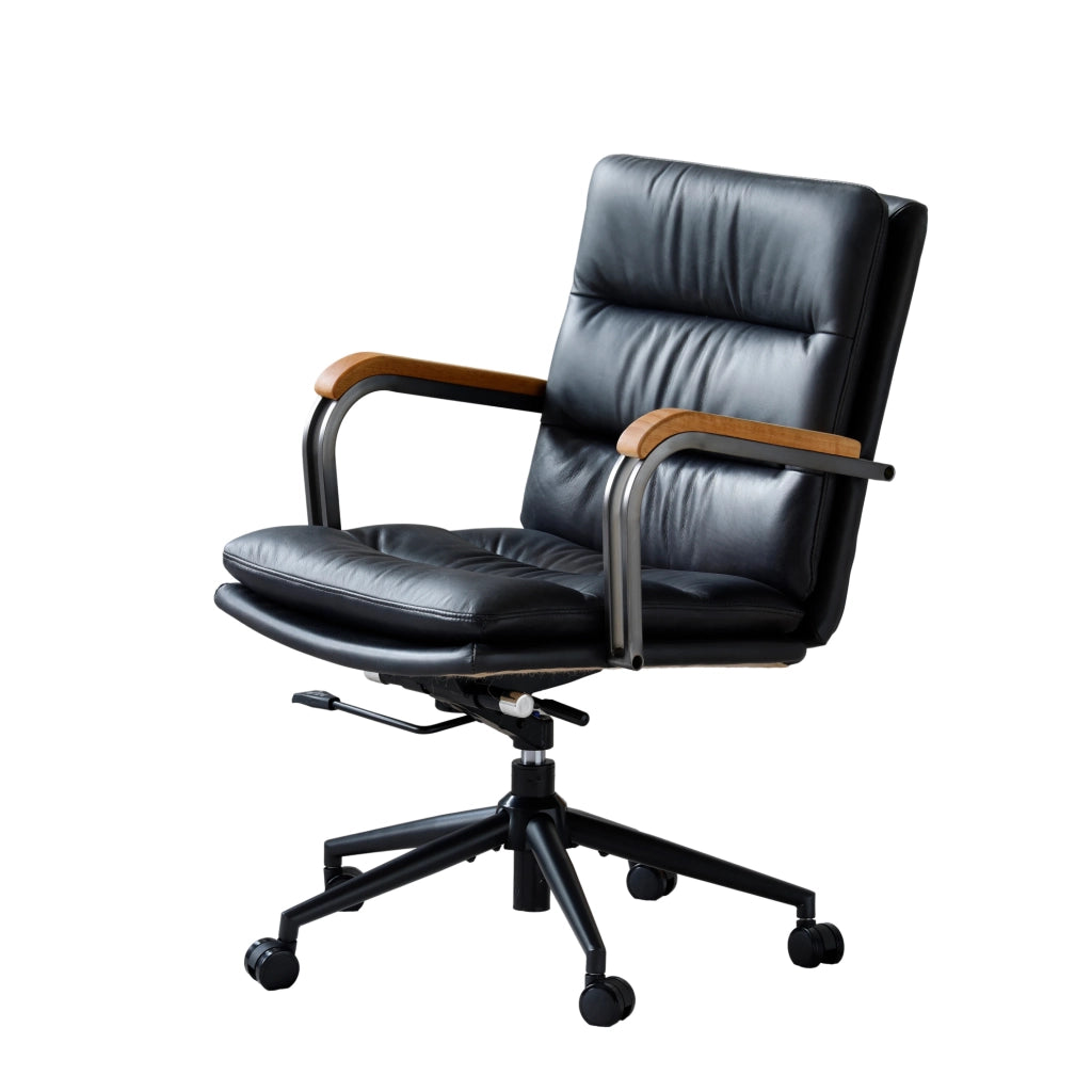 Sedia da ufficio ergonomica in pelle nera con braccioli e ruote