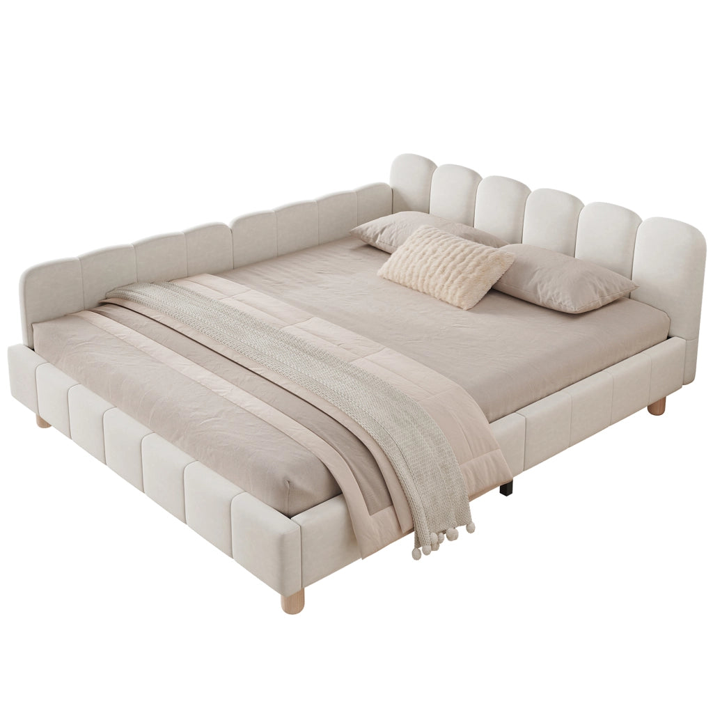 Letto per bambini in velluto beige con testiera inclinata; braccioli riposizionabili e tasche integrate
