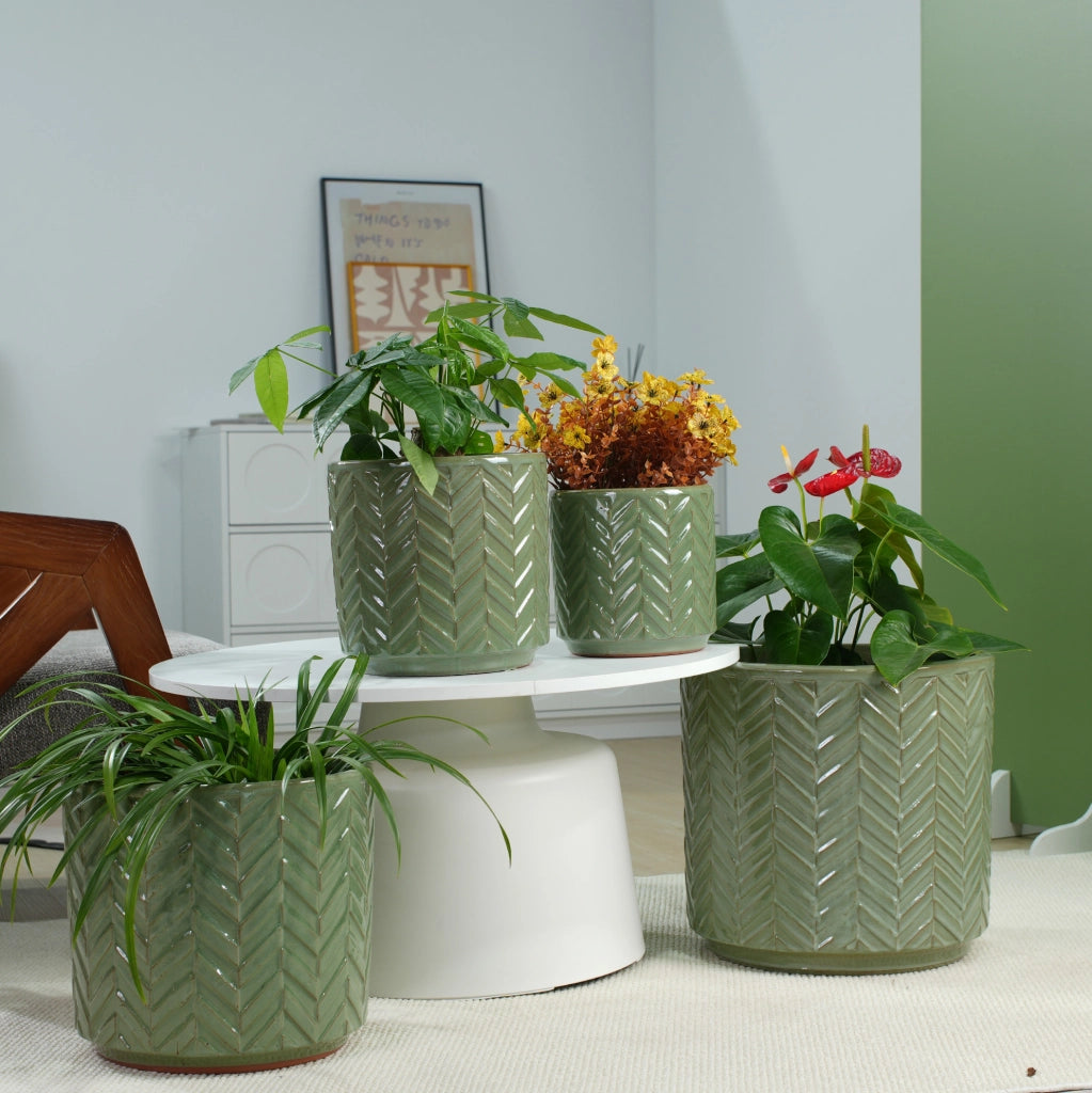 Vaso in ceramica mini Ø20 cm verde salvia lucido con rilievo a spina di pesce e foro di drenaggio
