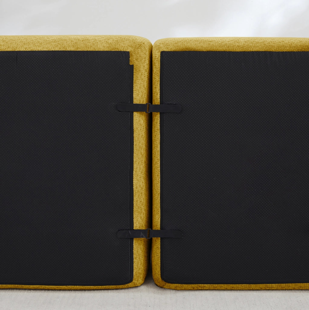 Divano modulare a U 4 posti 366x165x79 cm in tessuto peluche giallo, 2 pouf