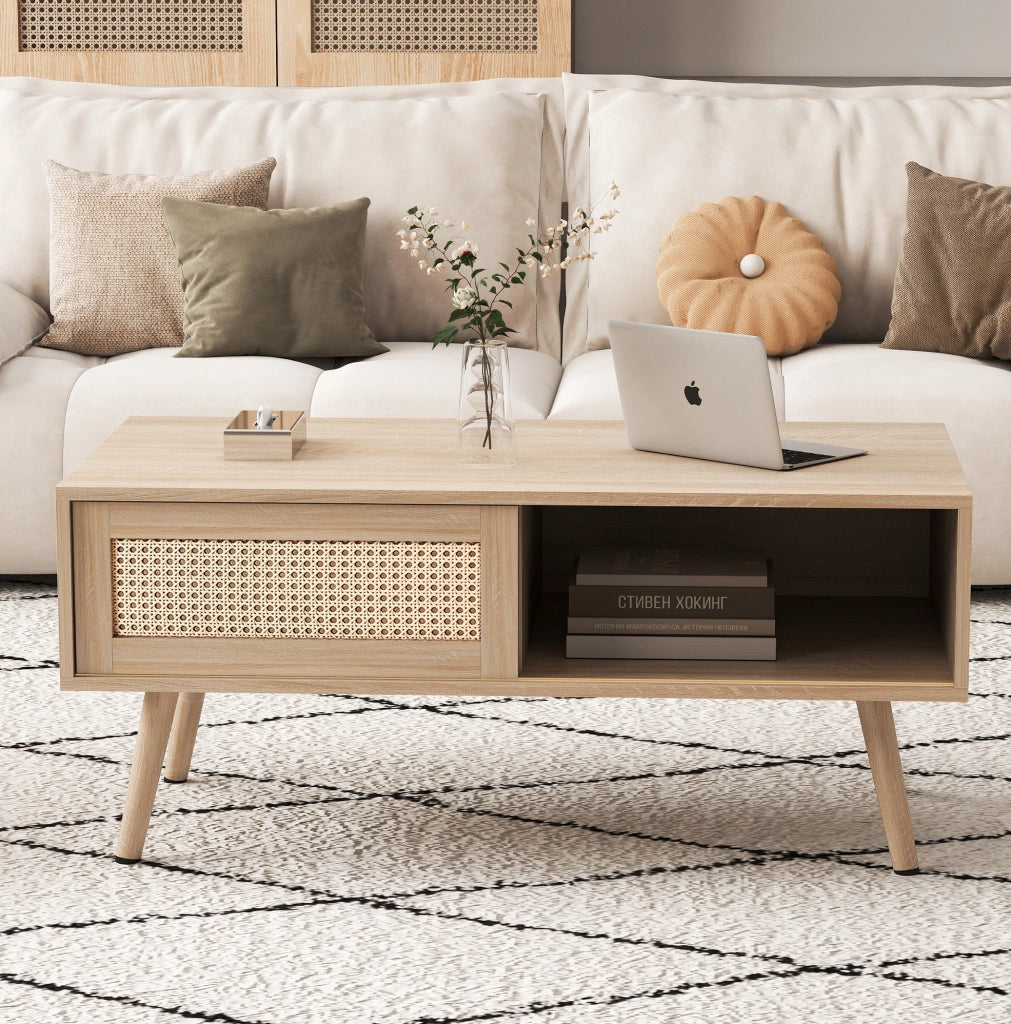 Tavolino da salotto 105x55x40 cm con anta scorrevole effetto rattan; gambe in legno massello HOMVRA