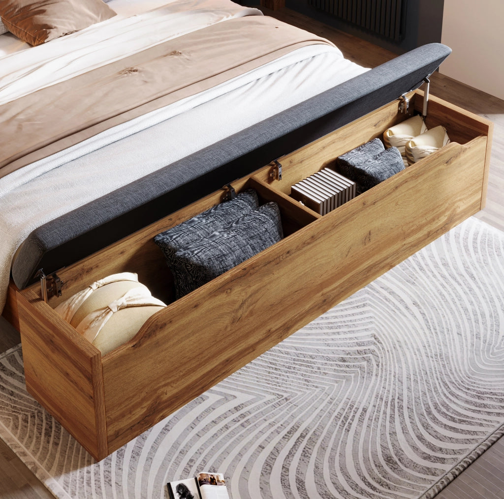 Letto matrimoniale 160x200 cm con testiera reclinabile in lino; lampade USB; comodini e panca; rovere