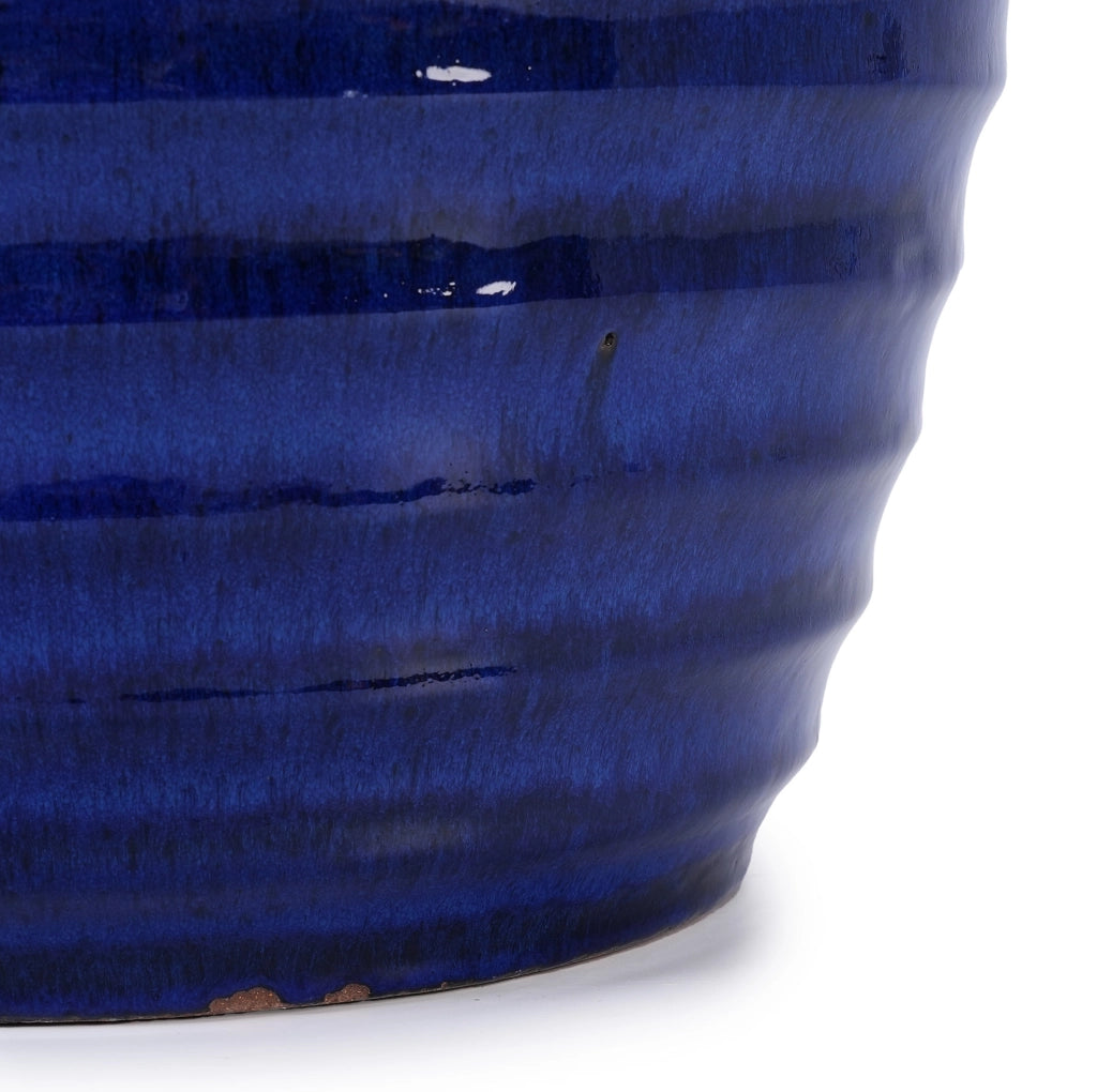 Grande Vaso da Fioriera in Ceramica Artigianale, Ø 42 cm × 54 cm, Blu Reale Lucido con Texture a Righe, Traspirante e Resistente al Gelo con Fori di Drenaggio