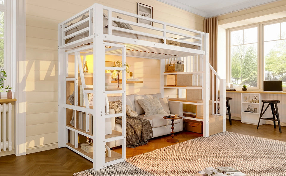 Letto a soppalco 90x200 cm in metallo con scala, ripiani e illuminazione LED integrata, bianco