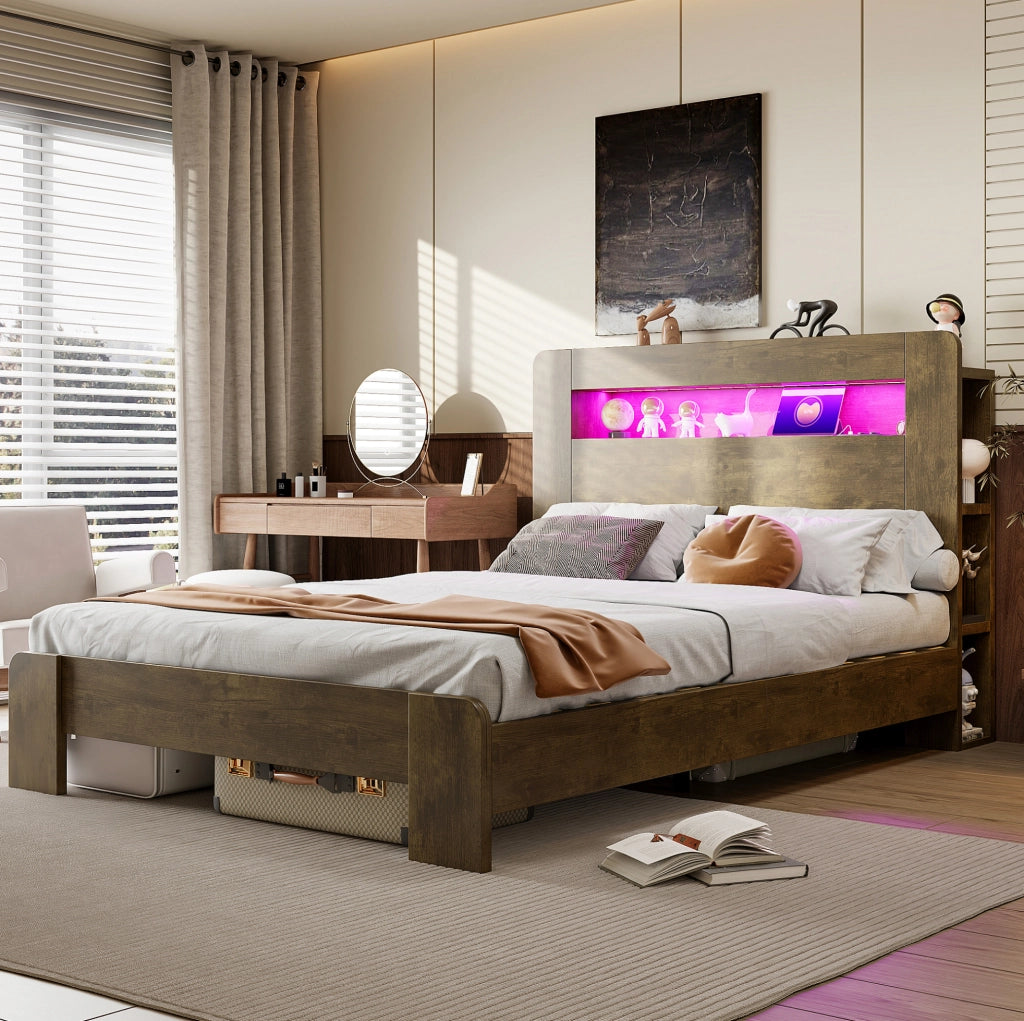Letto matrimoniale ULEVR 140x200 cm con testiera contenitore, LED e prese integrate, finitura legno vintage