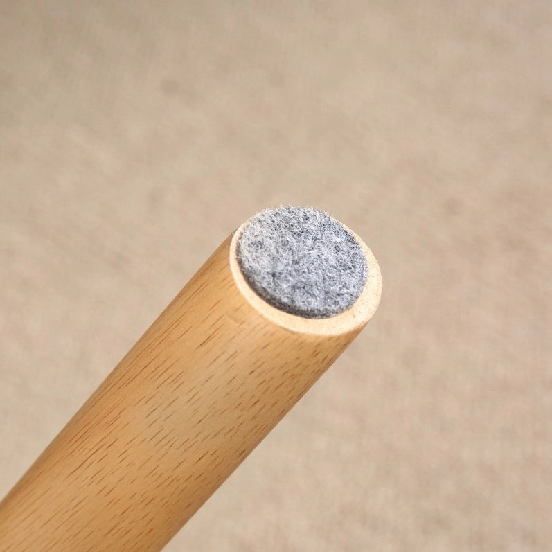 Pouf in tessuto Berber fleece grigio scuro con struttura in legno di faggio, 67x45x38 cm, portata 120 kg