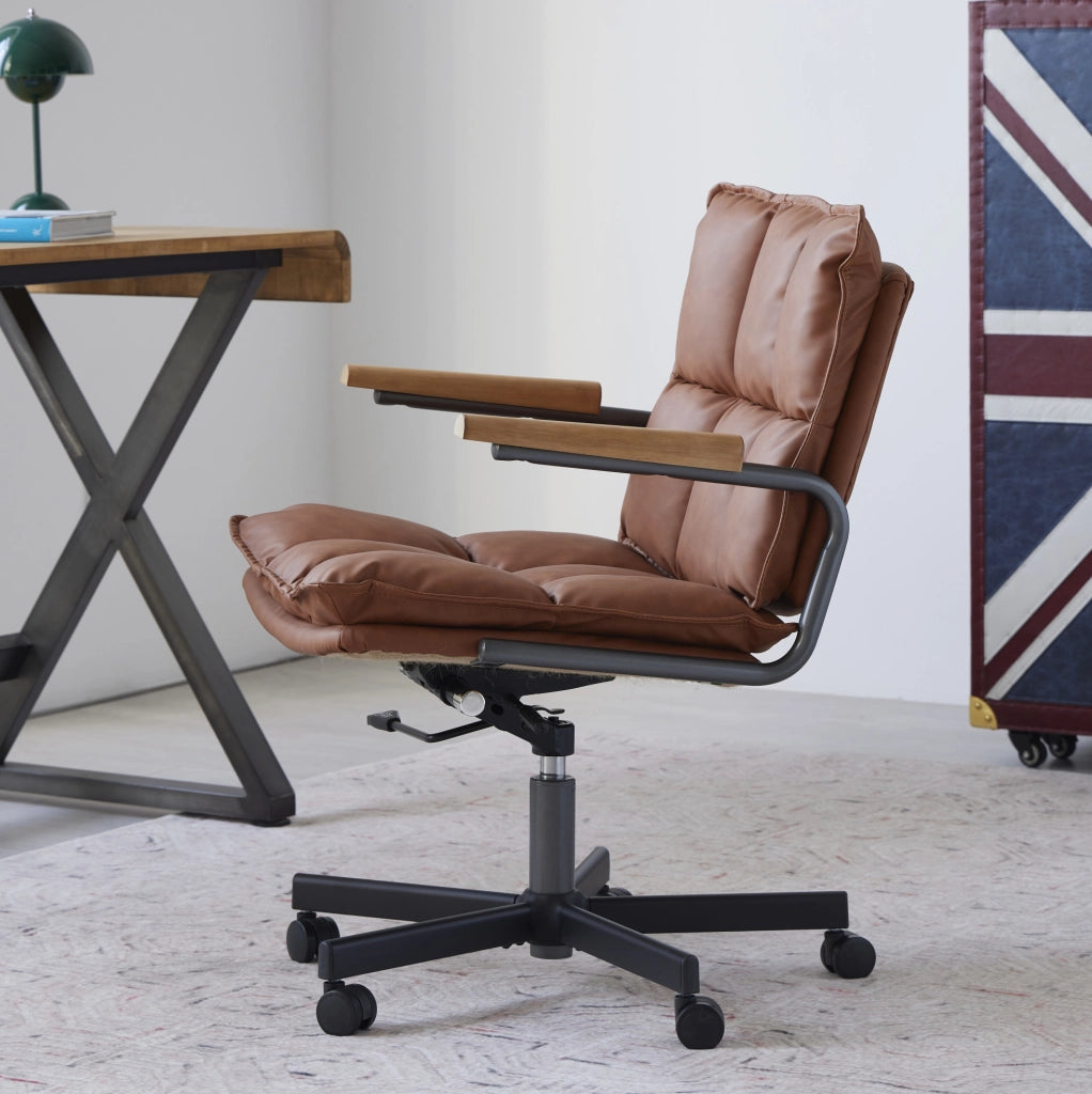 Sedia da ufficio ergonomica regolabile e girevole in pelle; marrone