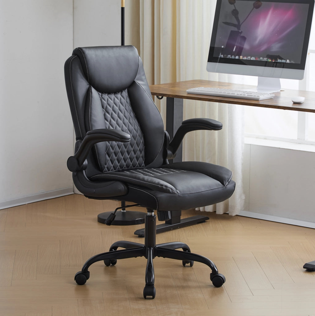 Sedia da ufficio ergonomica regolabile in similpelle nera con supporto lombare