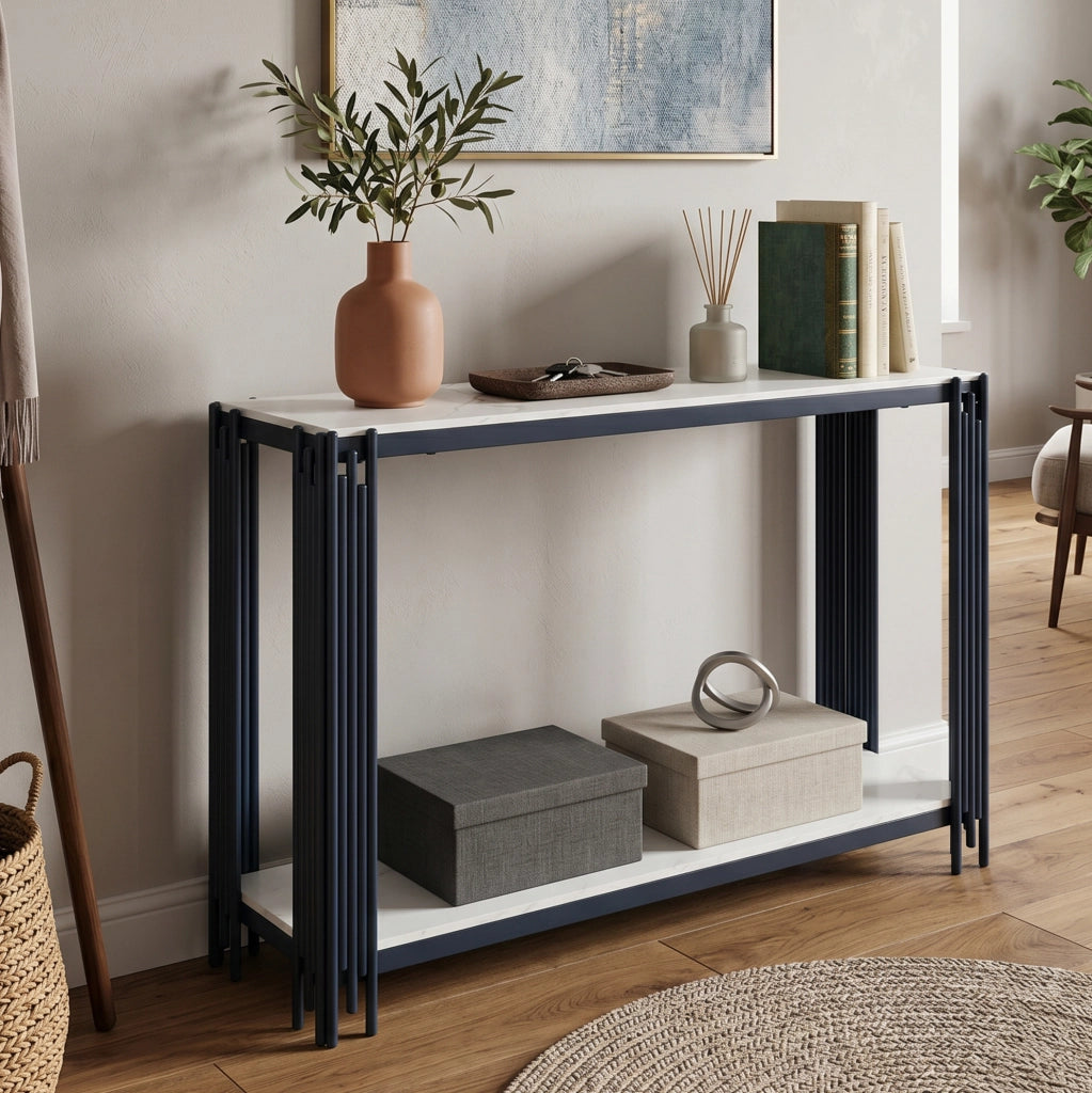 Tavolo Consolle Moderno con 2 Ripiani, Effetto Marmo Bianco, Struttura in Metallo Nero, L123.5 x P33.5 x H80 cm