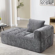 Divano Chaise Longue Grigio con Tessuto Morbido, Cuscino Incluso e Tasche Laterali per Telecomando e Smartphone