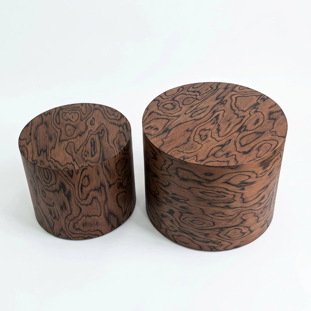 Set di 2 tavolini da caffè nidificanti rotondi effetto tronco; legno massello e MDF; marrone scuro