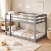 Letto a castello 90 × 200 cm a profilo basso con scala e barriera in legno e MDF grigio