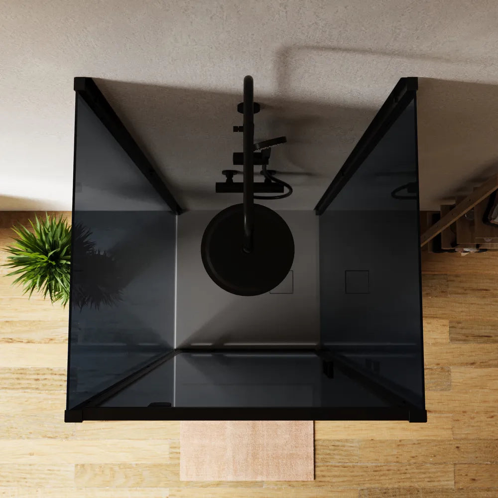 Box doccia tre lati 80x80x80cm con porta battente profili nero opaco e vetro 6mm fumè h185 | Madagascar