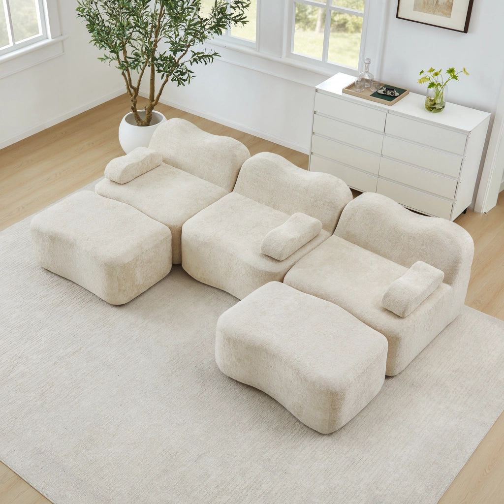 Divano panoramico modulare a 3 posti con 2 pouf in velluto beige configurabile a U o L con seduta profonda